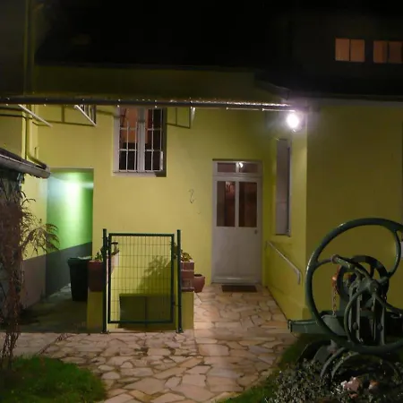 Maison De Bourg Cosy Avec Jardin Clos, Proche Le Pal, Confort Pour 10 Pers., Draps Inclus - Fr-1-489-109 * Dompierre-sur-Besbre
